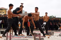 Những màn võ thuật danh hư bất truyền của cảnh sát Việt Nam ảnh 1