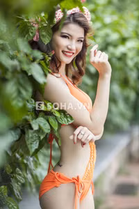 Ảnh bikini nóng bỏng của nữ sinh học viện Tài chính