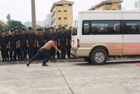 Những màn võ thuật danh hư bất truyền của cảnh sát Việt Nam ảnh 8