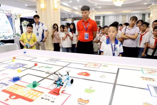 Màn tranh tài đầy kịch tính giữa các đội.