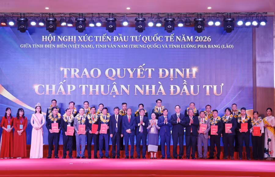 Tỉnh Điện Biên trao 20 Quyết định chấp thuận nhà đầu tư với tổng vốn đầu tư gần 7.500 tỷ đồng.