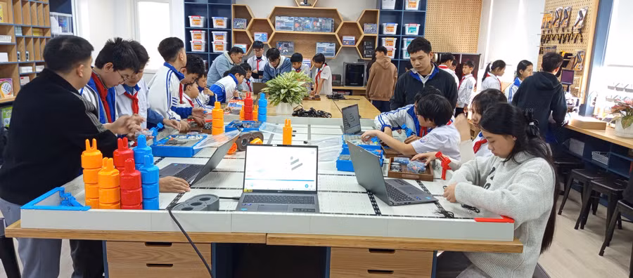 Phòng học STEM của học sinh Trường THCS số 1 Tân Uyên. stem-3.jpg