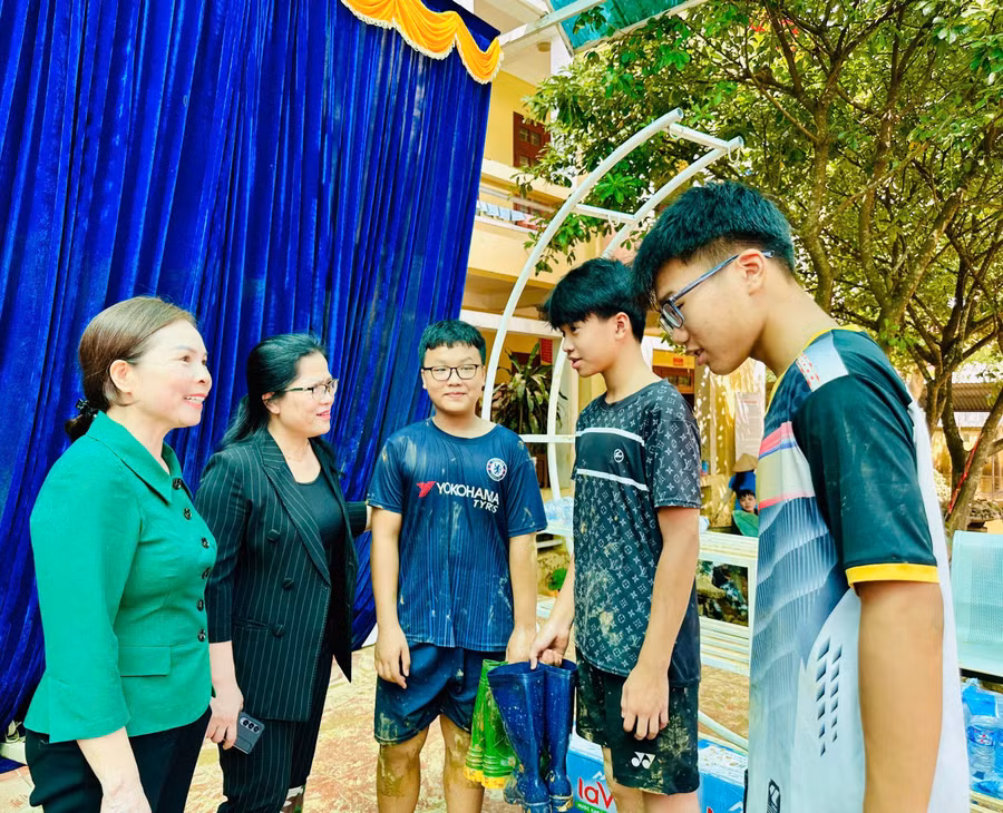 thu_truong_2.jpg