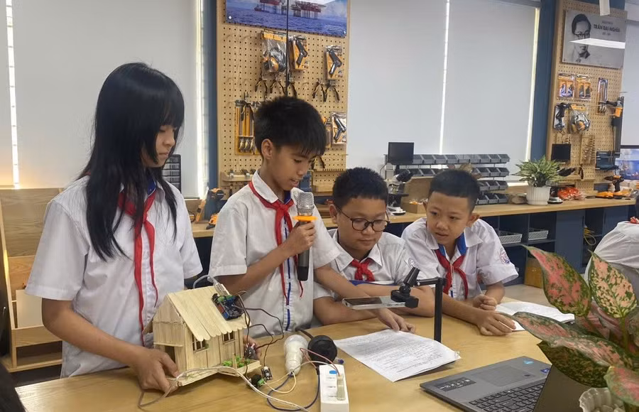 Giờ học STEM của học sinh Trường THCS số 1 Tân Uyên.