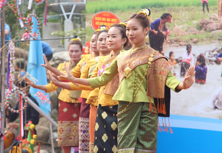 tet-te-nuoc-2.jpg