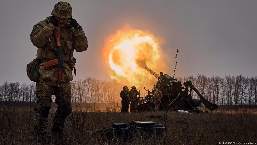 Những trận giao tranh giữa quân Nga và Ukraine hiện chủ yếu ở thế thăm dò. Những trận giao tranh giữa quân Nga và Ukraine hiện chủ yếu ở thế thăm dò.