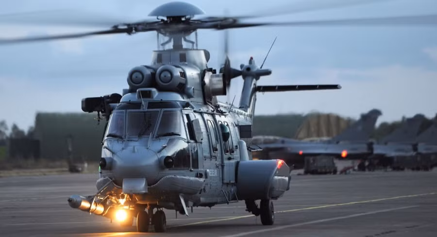 Máy bay trực thăng H225M Caracal do Airbus chế tạo đã bị phía UAE từ chối. Máy bay trực thăng H225M Caracal do Airbus chế tạo đã bị phía UAE từ chối.