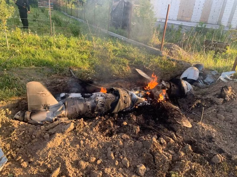 Một tên lửa hành trình Kh-55 không đầu đạn rơi trên đất Ukraine Một tên lửa hành trình Kh-55 không đầu đạn rơi trên đất Ukraine