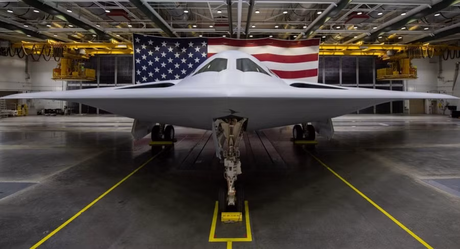 Máy bay ném bom tàng hình B-21 Raider trong lễ ra mắt.