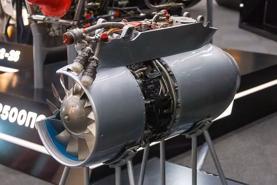 Một phần đáng kể các bộ phận động cơ của tên lửa hành trình được sản xuất bằng máy công cụ kỹ thuật số có độ chính xác cao.