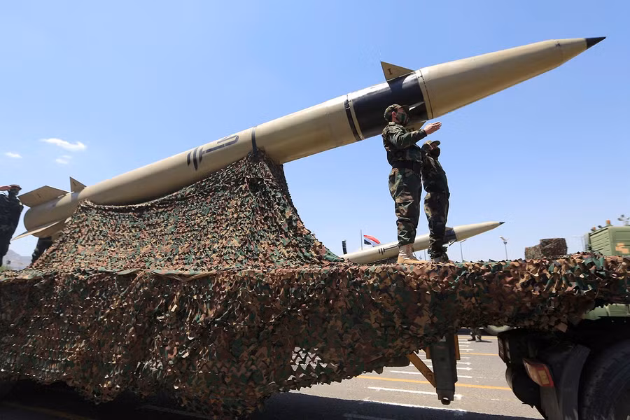 Sức mạnh quân sự của lực lượng Houthi theo nhận xét sẽ không chịu nhiều ảnh hưởng sau những trận không kích. Sức mạnh quân sự của lực lượng Houthi theo nhận xét sẽ không chịu nhiều ảnh hưởng sau những trận không kích.