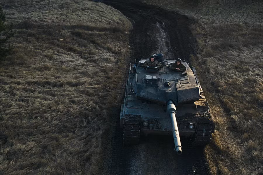 Hầu hết tăng Leopard 2A6 Đức chuyển giao đều ở trạng thái không chiến đấu