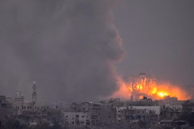Lực lượng phòng vệ Israel cho thấy họ không lo ngại mở rộng cuộc chiến với các tay súng Hezbollah tại Lebanon. Lực lượng phòng vệ Israel cho thấy họ không lo ngại mở rộng cuộc chiến với các tay súng Hezbollah tại Lebanon.
