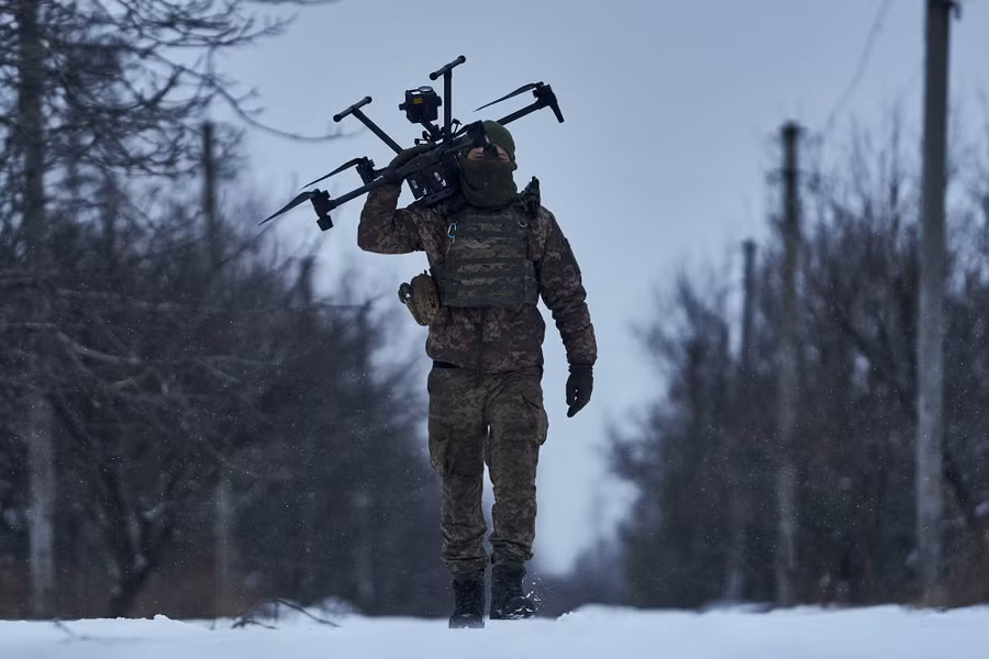 Mặc dù vậy tuyên bố do Thủ tướng Ukraine đưa ra không được phương Tây chú ý. Kênh truyền hình CNN của Mỹ đã giải thích hành động trên của chính quyền Kyiv. Mặc dù vậy tuyên bố do Thủ tướng Ukraine đưa ra không được phương Tây chú ý. Kênh truyền hình CNN của Mỹ đã giải thích hành động trên của chính quyền Kyiv.