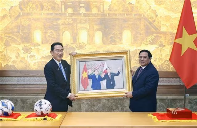 Thủ tướng Nhật Bản Kishida Fumio thăm Việt Nam: Thủ tướng Nhật Bản Kishida Fumio thăm Việt Nam: