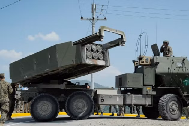 Những tổ hợp pháo phản lực dẫn đường M142 HIMARS dự định dành cho Hungary rất có thể sẽ tới Ukraine. Những tổ hợp pháo phản lực dẫn đường M142 HIMARS dự định dành cho Hungary rất có thể sẽ tới Ukraine.