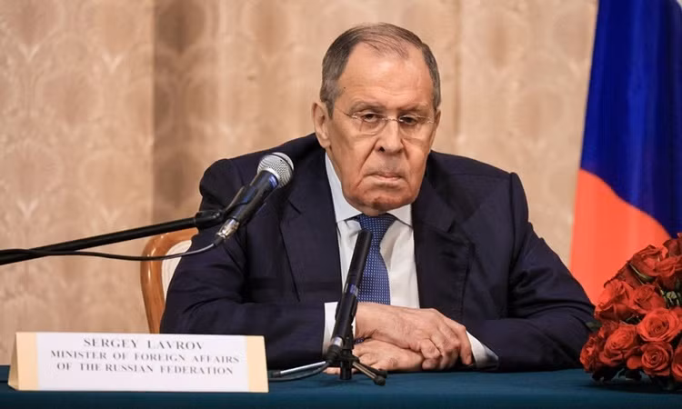Ngoại trưởng Nga Lavrov cũng đã nhắc nhở Mỹ về cuộc khủng hoảng tên lửa Cuba năm 1962. Ngoại trưởng Nga Lavrov cũng đã nhắc nhở Mỹ về cuộc khủng hoảng tên lửa Cuba năm 1962.