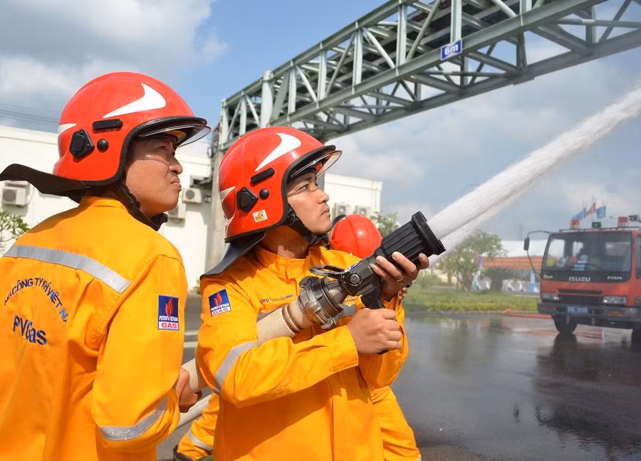 PV GAS luôn cảnh giác, tích cực luyện tập phòng chống thiên tai, cứu nạn cứu hộ PV GAS luôn cảnh giác, tích cực luyện tập phòng chống thiên tai, cứu nạn cứu hộ