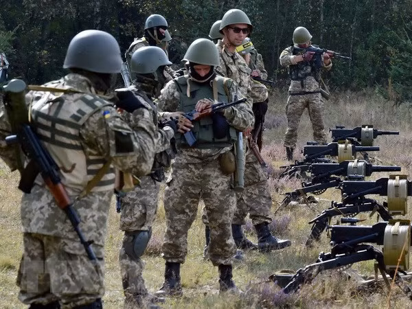 Quân đội Ukraine có thể đột phá ra phía sau tuyến phòng ngự của Nga? Quân đội Ukraine có thể đột phá ra phía sau tuyến phòng ngự của Nga?
