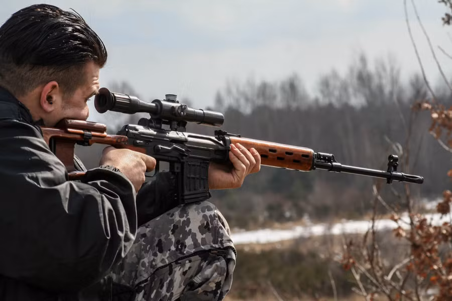 Súng trường bắn tỉa Dragunov SVD đang được thay thế bằng khẩu Chukavin SVCh.