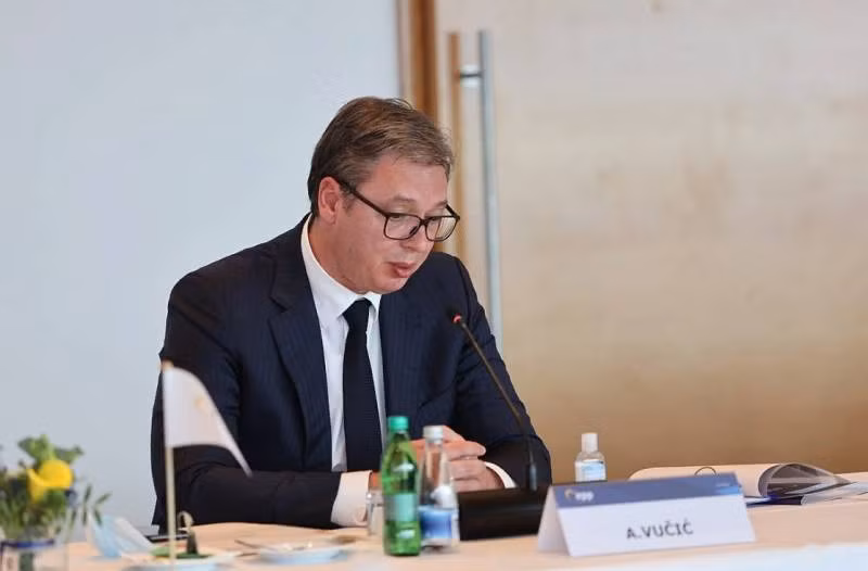 Tổng thống Serbia - ông Aleksandar Vucic đang phải đối diện một bài toán khó.