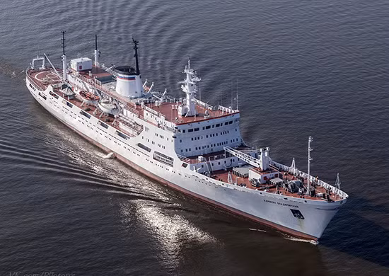 Tàu nghiên cứu "Đô đốc Vladimirsky" của Hạm đội Baltic bị NATO cáo buộc đã thực hiện hoạt động gián điệp.