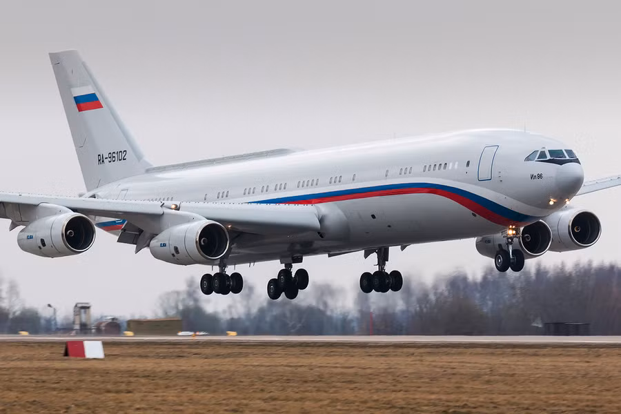 Máy bay vận tải dân dụng Il-96-400M có khá nhiều cải tiến so với Il-96 nguyên bản.