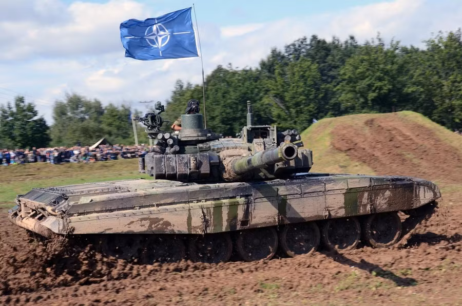 Quân đội Ukraine sẽ nhận những xe tăng T-72M4CZ được hiện đại hóa sâu theo chuẩn NATO Quân đội Ukraine sẽ nhận những xe tăng T-72M4CZ được hiện đại hóa sâu theo chuẩn NATO
