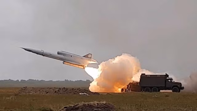 Máy bay không người lái Tu-141 Strizh. Máy bay không người lái Tu-141 Strizh.