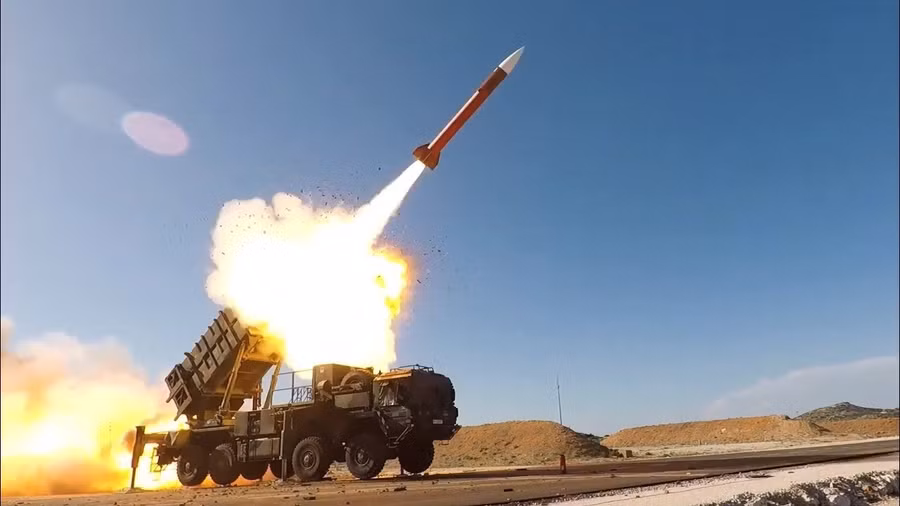 Tổ hợp phòng không Patriot sắp trực chiến trên đất Ukraine.
