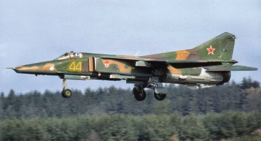 Cường kích MiG-27 đã bị Không quân Nga loại bỏ từ lâu. Cường kích MiG-27 đã bị Không quân Nga loại bỏ từ lâu.