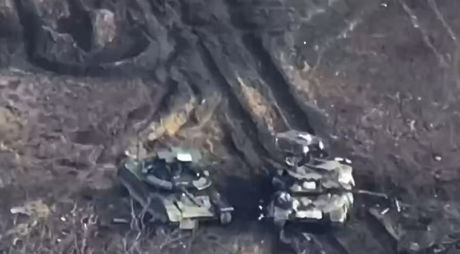 Hình ảnh xe tăng T-90M và T-80BVM của Nga bị phá hủy. Hình ảnh xe tăng T-90M và T-80BVM của Nga bị phá hủy.