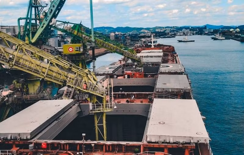 Tàu chở ngũ cốc Ukraine sẽ được bảo vệ bởi chiến đấu cơ của Không lực Hoàng gia Anh.