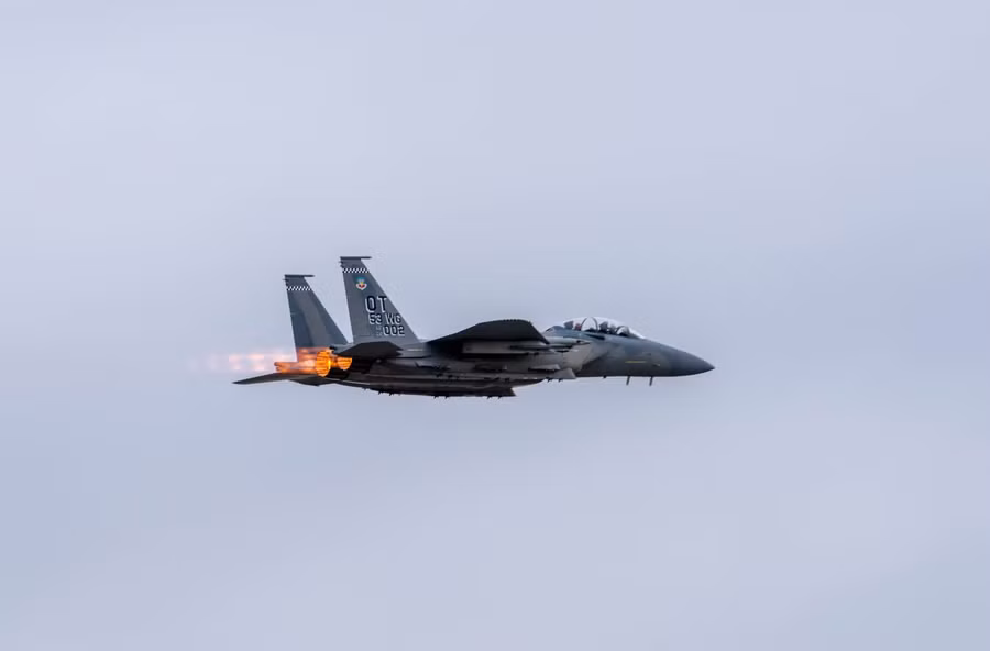 Tiêm kích đa năng hạng nặng F-15EX Eagle II của Không quân Mỹ. Tiêm kích đa năng hạng nặng F-15EX Eagle II của Không quân Mỹ.