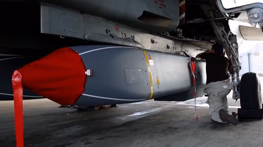 Ukraine muốn sử dụng vũ khí Mỹ một cách tự do như tên lửa Scalp-EG/Storm Shadow do Pháp - Anh cung cấp. Ukraine muốn sử dụng vũ khí Mỹ một cách tự do như tên lửa Scalp-EG/Storm Shadow do Pháp - Anh cung cấp.