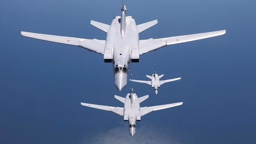 Oanh tạc cơ siêu âm tầm xa Tu-22M3 của Nga được trang bị nhiều loại vũ khí mạnh mẽ.