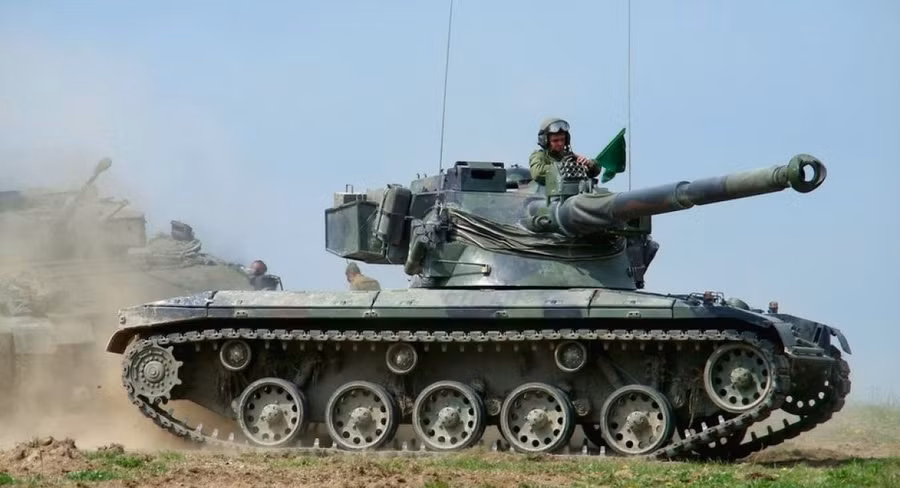 Xe tăng hạng nhẹ AMX-13 của Pháp là một cỗ máy khá thú vị.