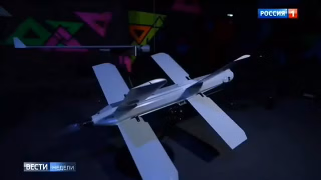 UAV tấn công cảm tử Sản phẩm 55 của ZALA Aero có nhiều nét tương đồng với chiếc Lancet của Kalashnikov Concern. UAV tấn công cảm tử Sản phẩm 55 của ZALA Aero có nhiều nét tương đồng với chiếc Lancet của Kalashnikov Concern.