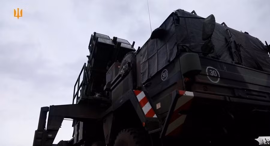 Xe mang phóng tự hành của tổ hợp tên lửa phòng không Patriot.