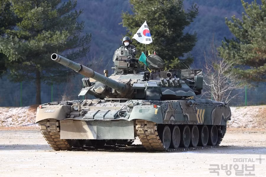 Ukraine sắp nhận được hàng chục chiến xa T-80U và BMP-3 từ đối tác bất ngờ?