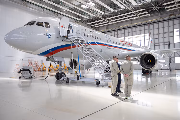 Nga sẽ sản xuất hàng loạt máy bay chở khách Tu-214 thế hệ mới.