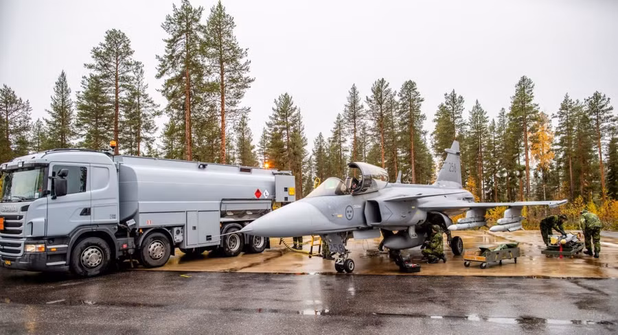 Tiêm kích JAS 39 Gripen do Thụy Điển sản xuất được đánh giá cao ở tính đơn giản trong bảo dưỡng và tin cậy trong hoạt động.