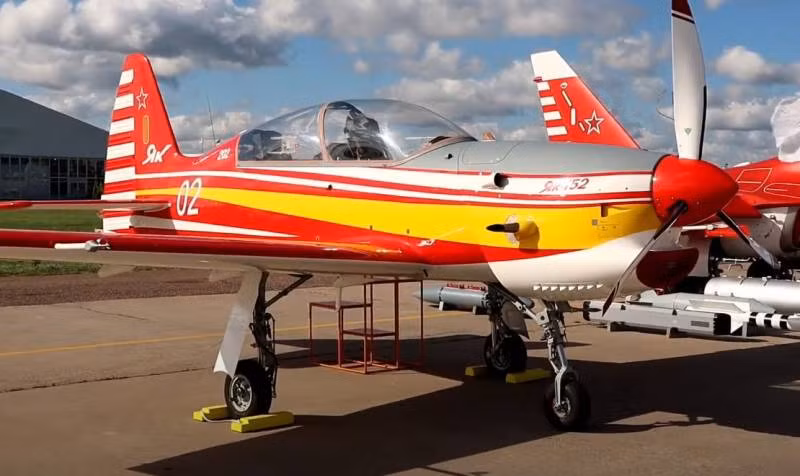 Điểm yếu lớn ngăn cản sản xuất hàng loạt máy bay huấn luyện Yak-152