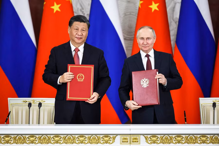 Mỹ tỏ ra đặc biệt lo ngại trước quan hệ hợp tác giữa Nga và Trung Quốc. Mỹ tỏ ra đặc biệt lo ngại trước quan hệ hợp tác giữa Nga và Trung Quốc.