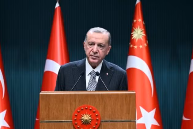 Tổng thống Thổ Nhĩ Kỳ Erdogan đã cho phép nối lại việc giao hàng hóa thiết yếu cho Nga.