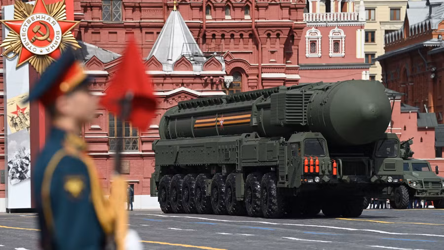 Tên lửa đạn đạo xuyên lục địa RS-24 Yars của Nga trong một cuộc duyệt binh.