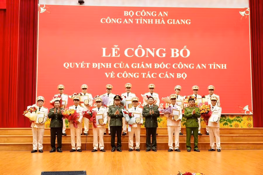 14-cong-an-phong.jpg