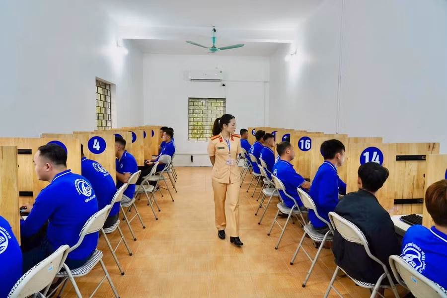 Công an tỉnh Hà Giang tổ chức sát hạch giấy phép lái xe lần đầu tiên sau khi tiếp nhận chức năng, nhiệm vụ.
