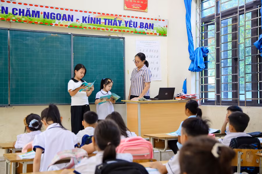 gio-hoc-cua-cac-em-hoc-sinh-tai-diem-truong-thon-suoi-hoa-truong-th-ngoi-hoa.jpg