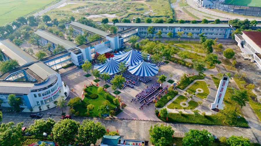 1-truong-thcs-vinh-yen.jpg